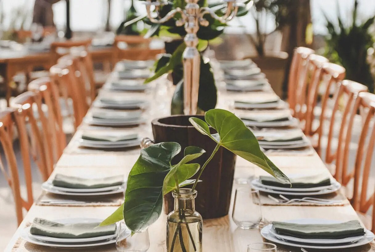 Private celebration table in the D'Orangerie garden