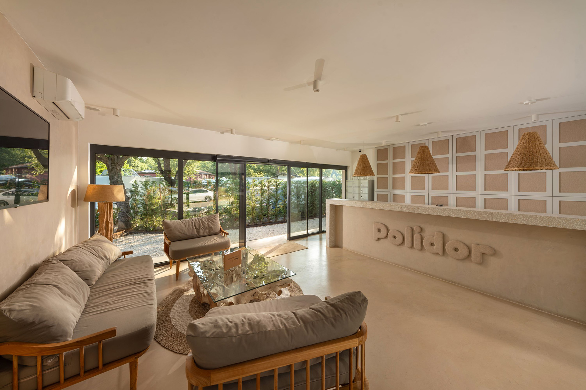 Polidor stay and accommodation