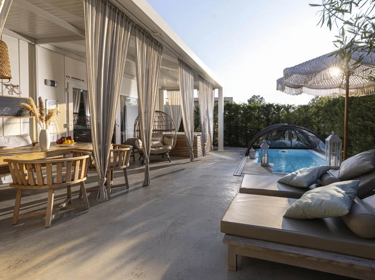 Villa with pool available through nearby Polidor